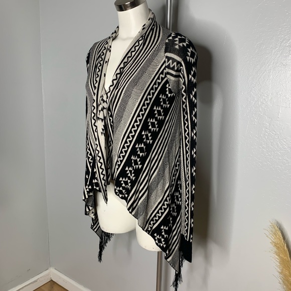 Forever 21 Aztec Southwestern Cardigan Sweater Black White w/ Fringes OSFM - Picture 4 of 15